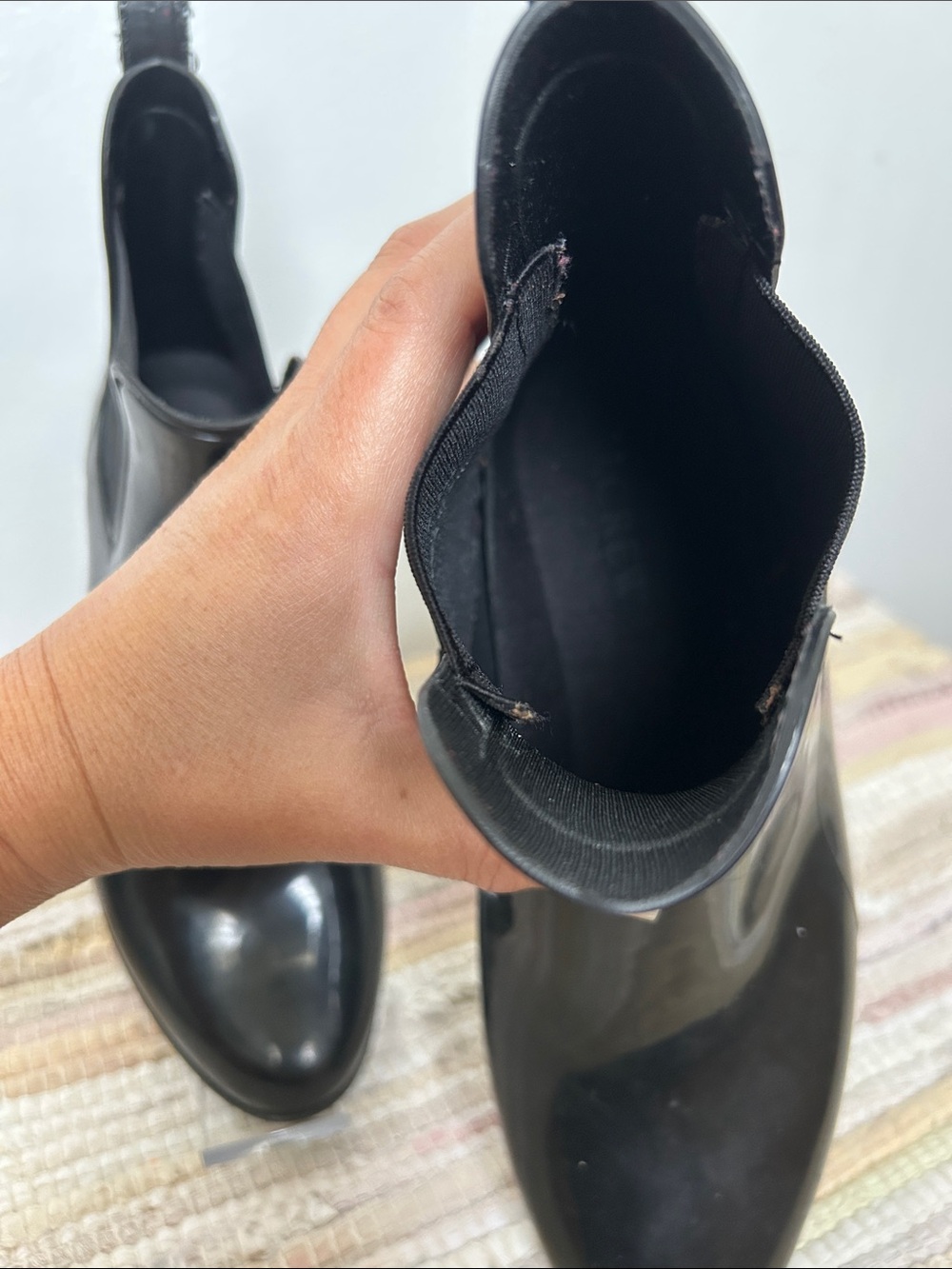 J.Crew Women’s Black Glossy Chelsea Rain Boots Rubber Size 8 - Picture 3 of 10
